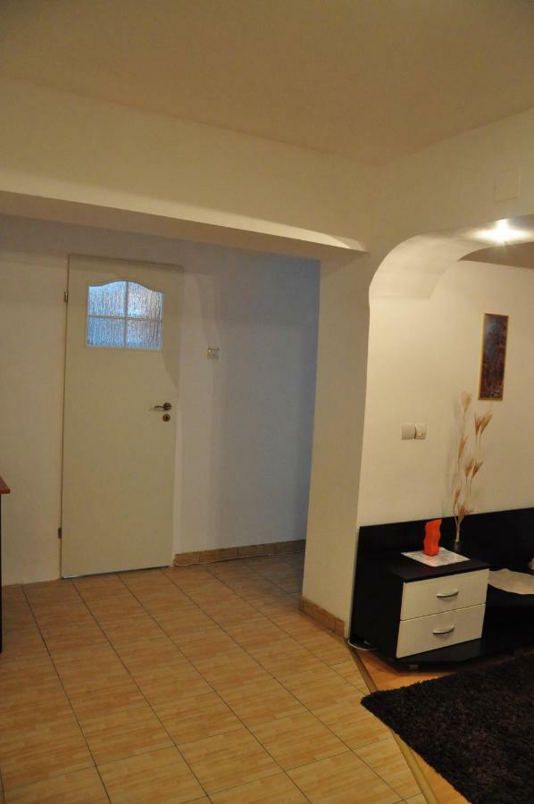 Mario Apartments Решица Экстерьер фото